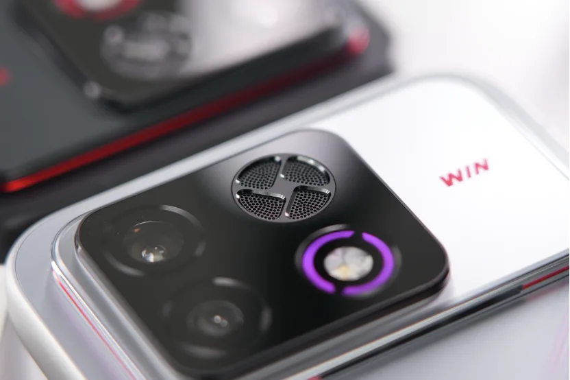 ظهر HONOR WIN 2 مع فتحة المروحة وحلقة الإضاءة — تصوير موقع AnTuTu